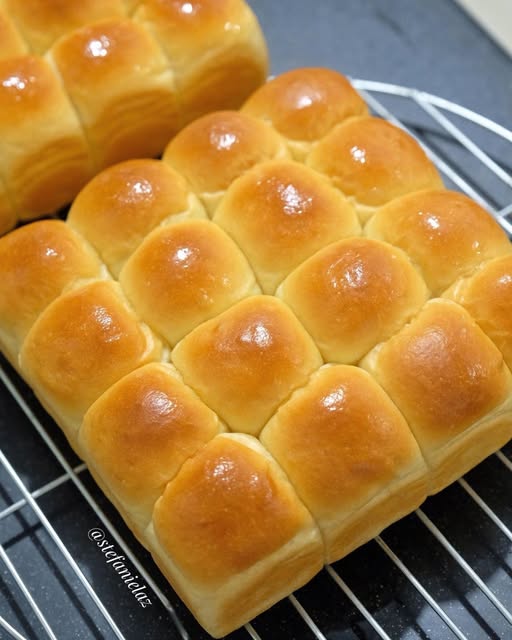 Resep - Roti Sobek 🍞🍞 Rebake : pawon_bukning Bahan A : 🍞 250 gram ...