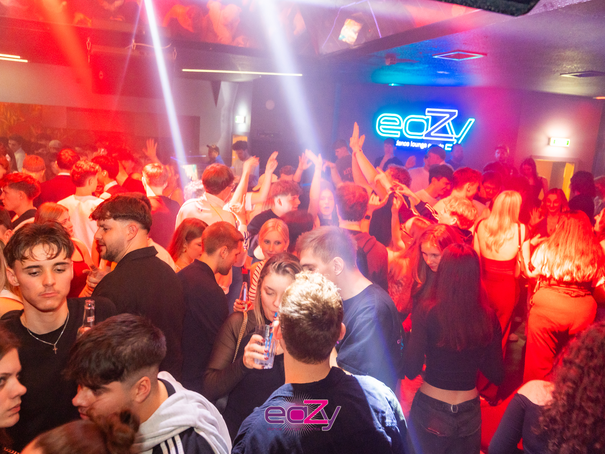 06.02. SHOWTIME mit Garden aus Zwiesel zu Besuch im Eazy Was ist besser als eine Garde? Genau. ZWEI GARDEN! 😋 Wir holen euch wieder einen Augenschmaus ins Eazy und haben am Freitag