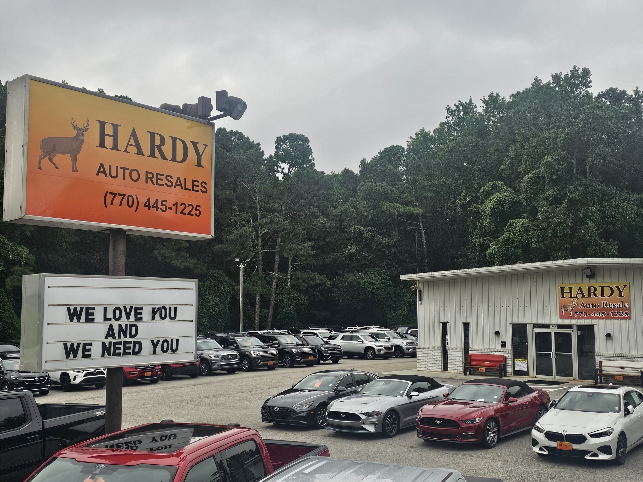🏈🔥 IT’S A SEC SHOWDOWN AT HARDY AUTO RESALES! 🔥🏈 🔴⚫ GEORGIA BULLDOGS vs ...
