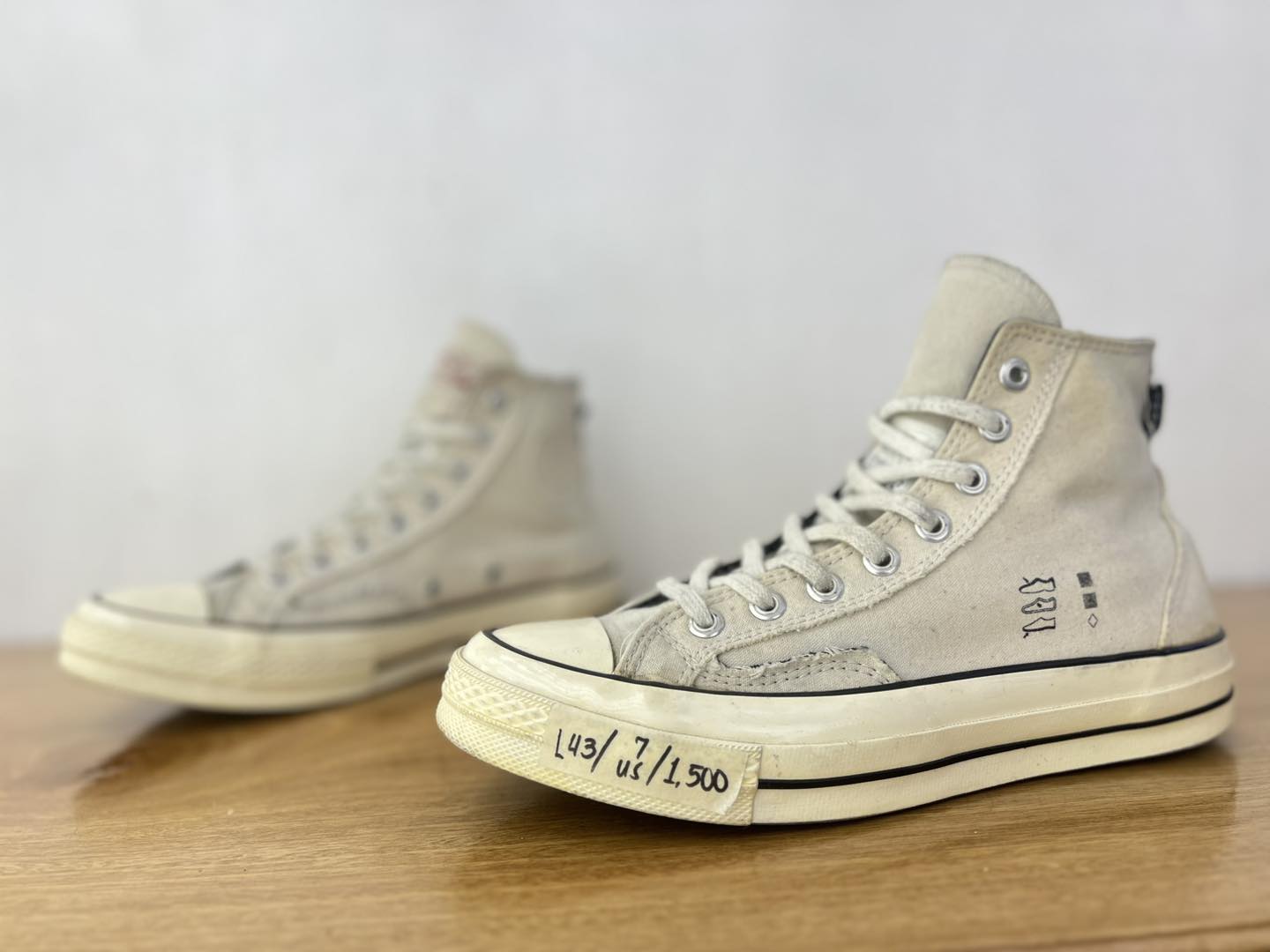 ?RARE CONVERSE CHUCKS 70