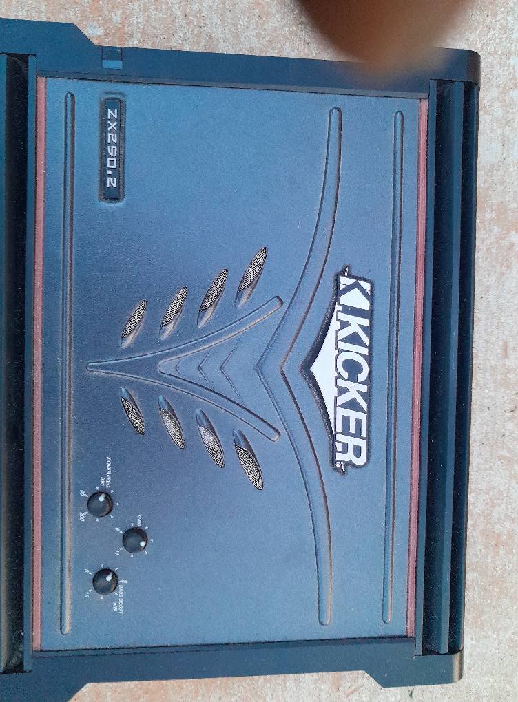 2006 Kicker zx250.1. Mint condition. Never used.