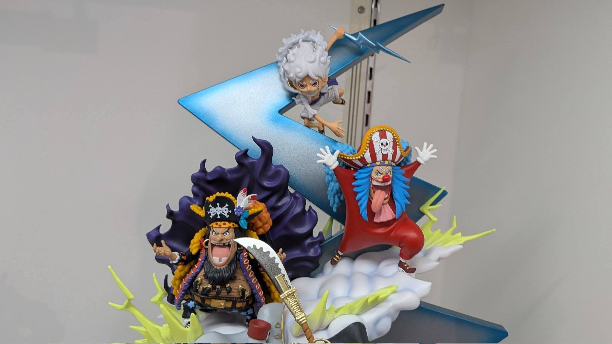 One Piece WCF Premium - Old and New Emperors displayed at