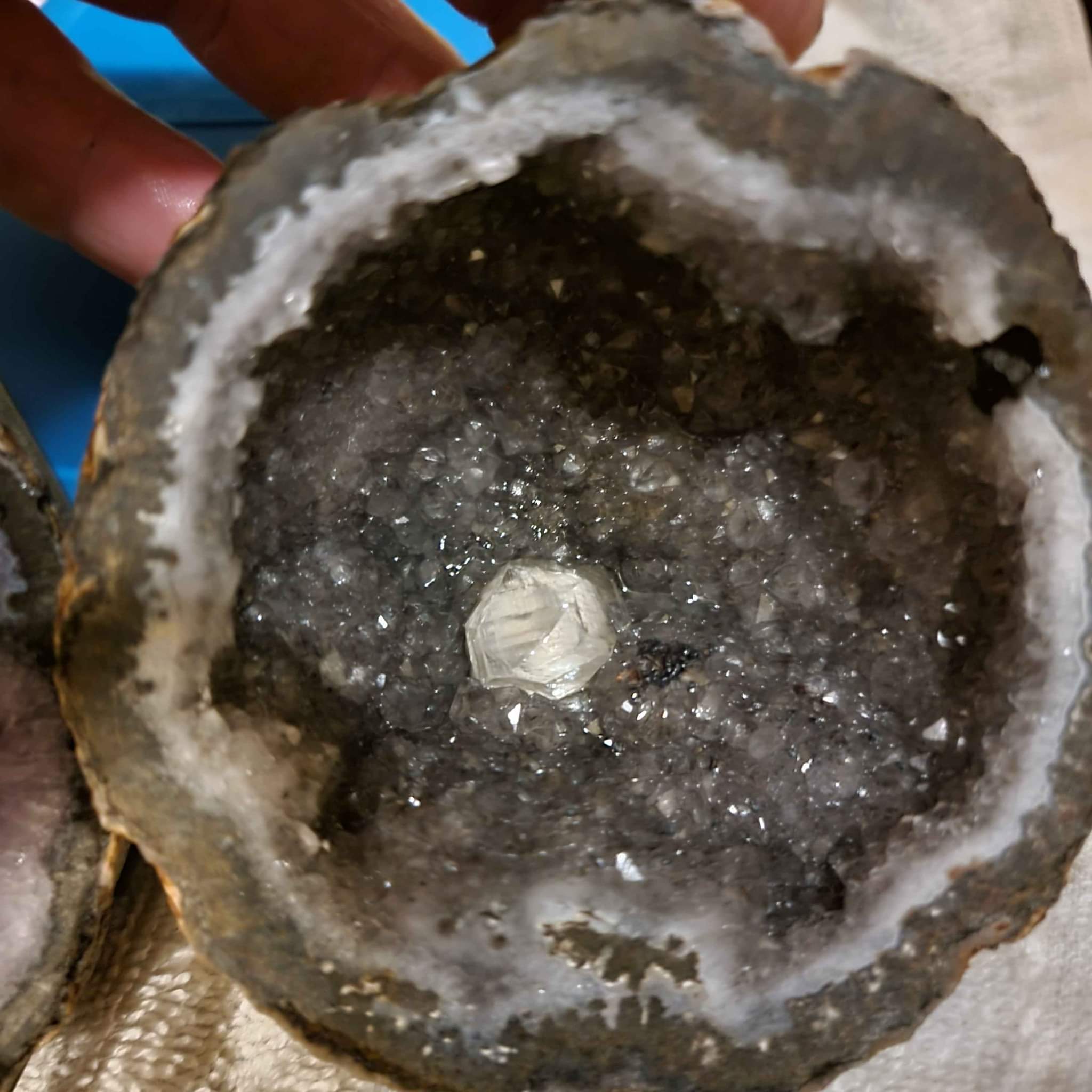 Amethyst Geode Large - Rocks, Fossils & Minerals - Bowling Green ...