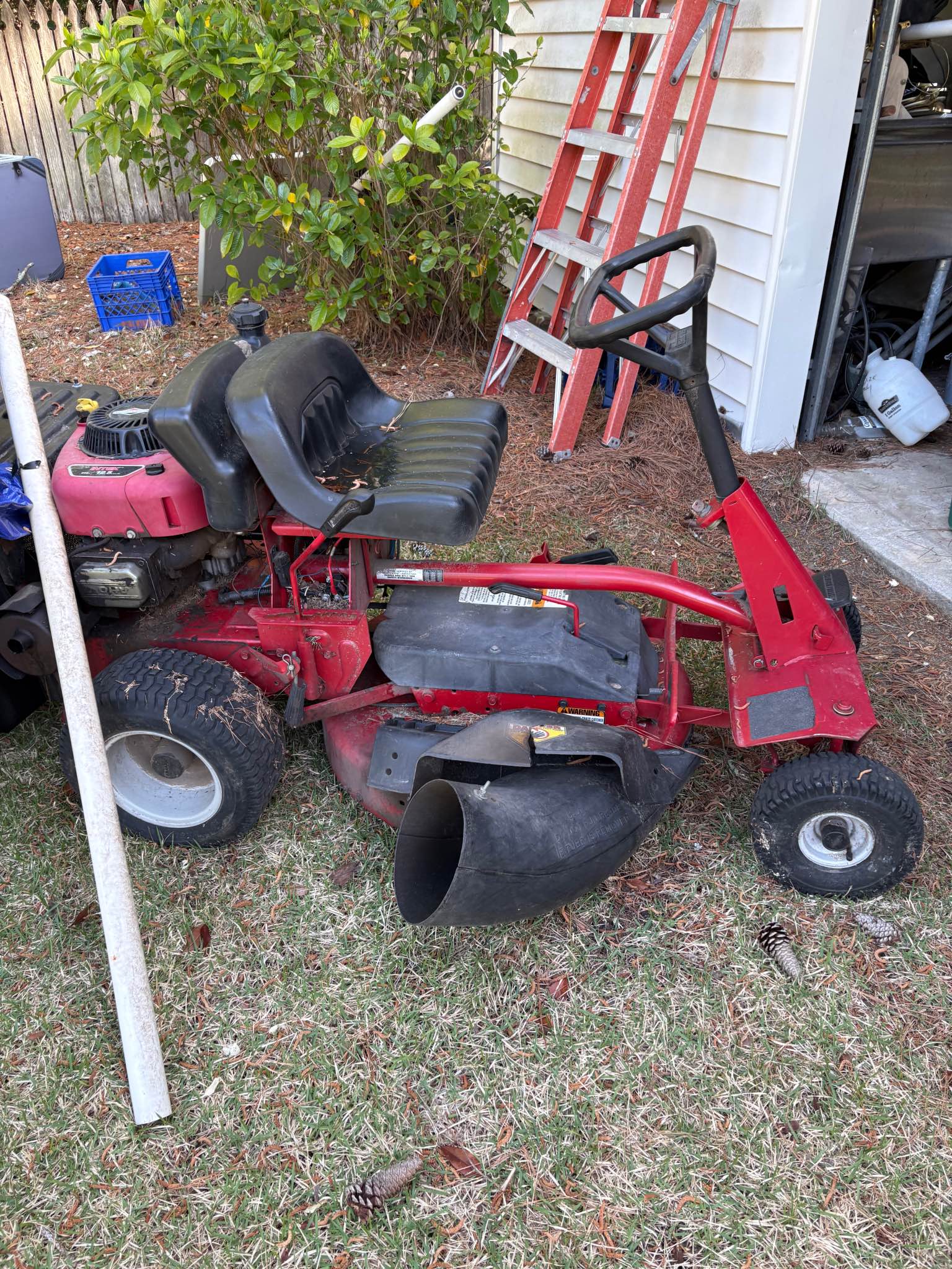 Snapper 28 inch riding mower Briggs & Stratton engine - Lawn Mowers ...