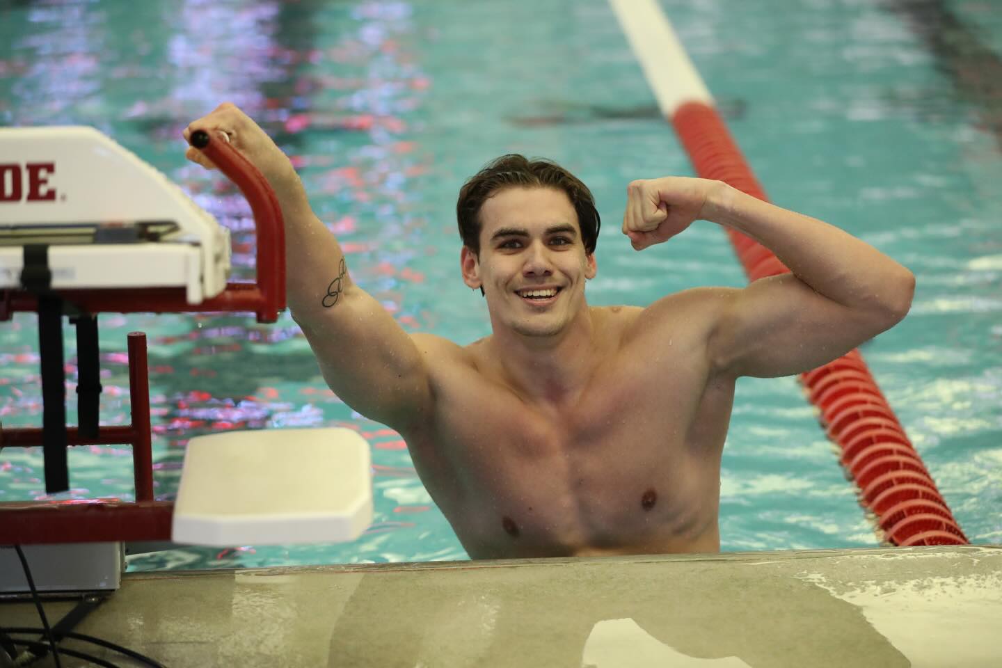 Alabama Swimming and Diving... - Alabama Swimming and Diving