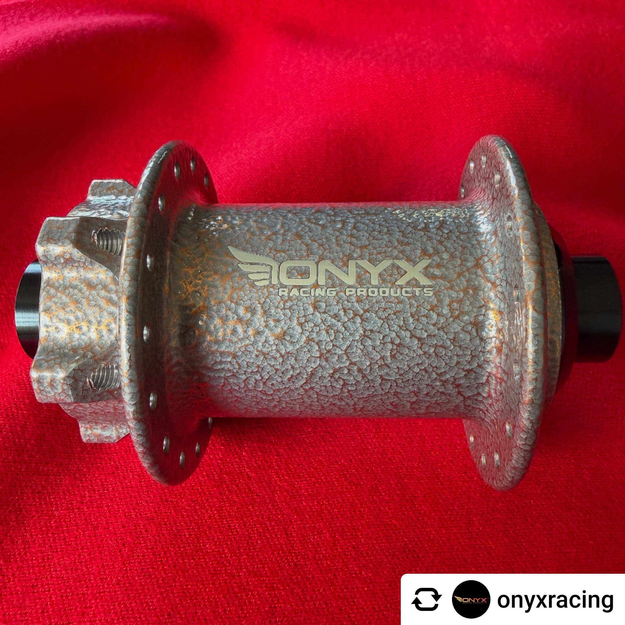 Onyx Racing Products より8月の限定カラー “𝑴𝒐𝒔𝒄𝒐𝒘 𝑴𝒖𝒍𝒆