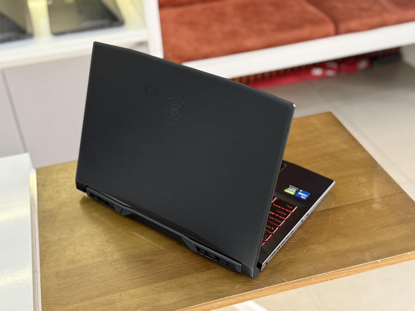 MSI Katana GF66 11UC (​ 98% ) = 470$? Game, Design… CPU : Core i5 