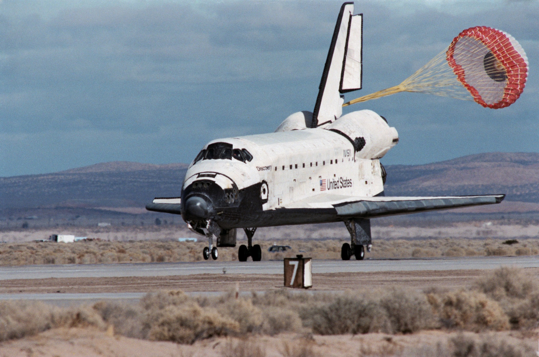 NASASpaceflight.com - December 9th - on this day in 1992, Discovery ...