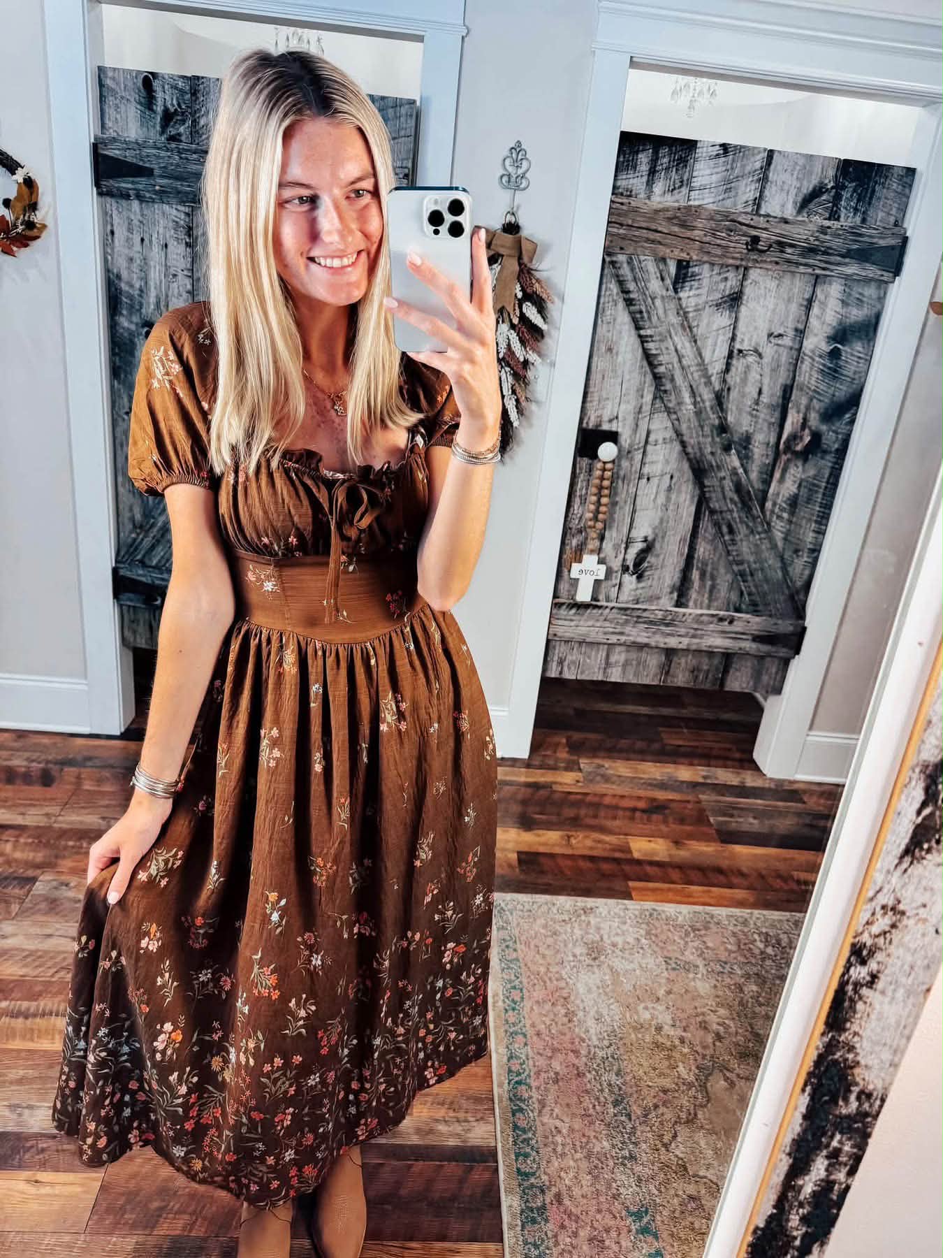 THIS OR THAT?!😍😍😍😍 The perfect fall dresses! Which one are you grabbing??✨ 🍂Small-Large 💌Shipping + pickup available 💻Shop online + invoices open