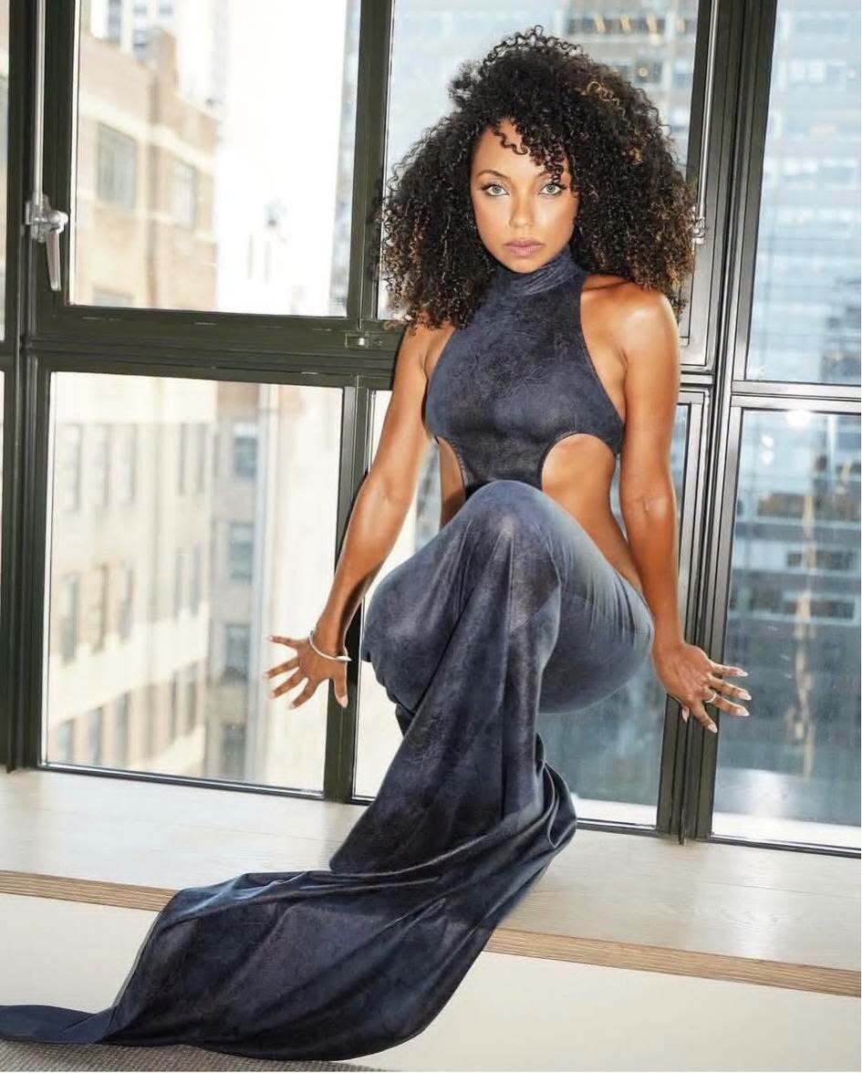 logan browning dress looks gorgeous in this dress. Did you check her out in the new Series I'll Find You on Netflix? It's loaded with alot of action. # LoganBrowning american artist