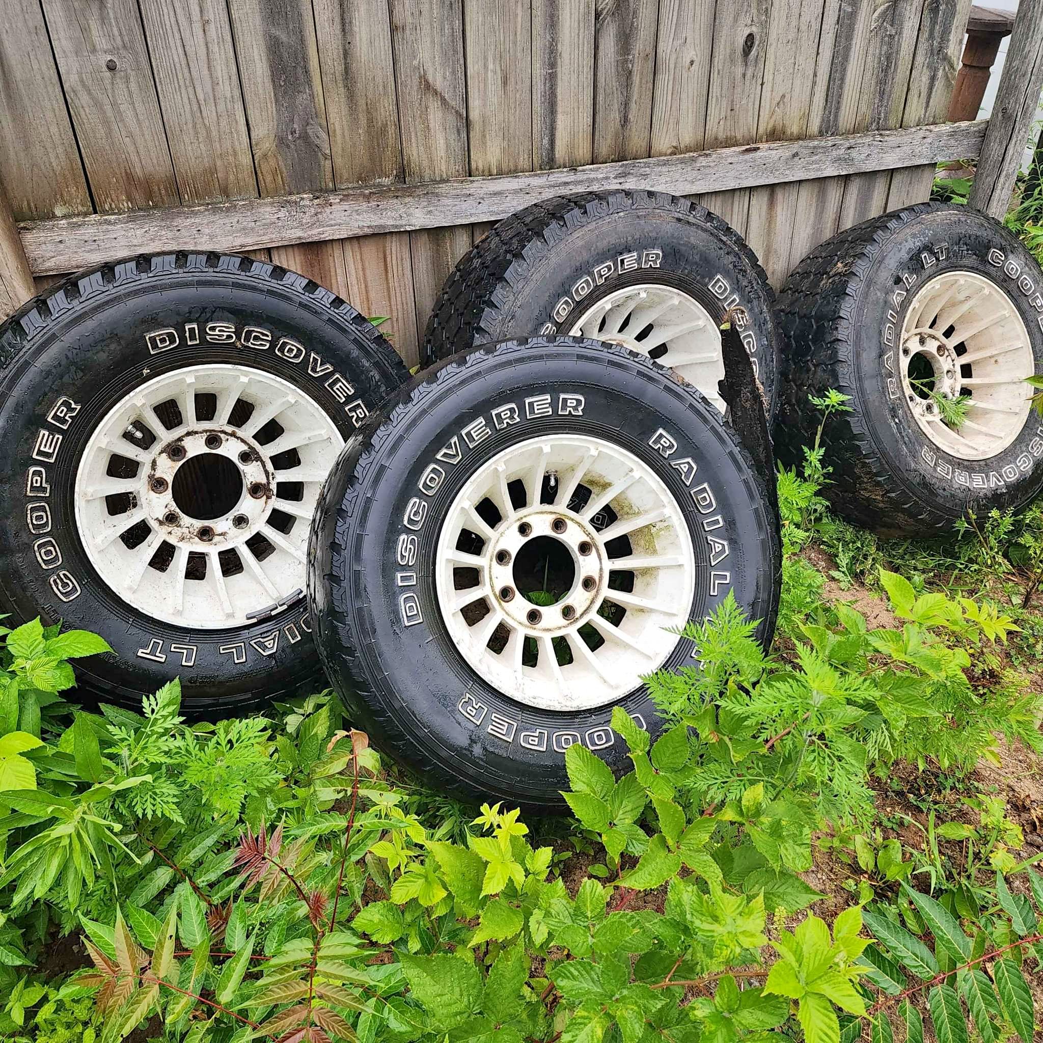 8 lug ford chevy dodge alumn hurricane rims 16.5 by 11 - Car Wheels ...