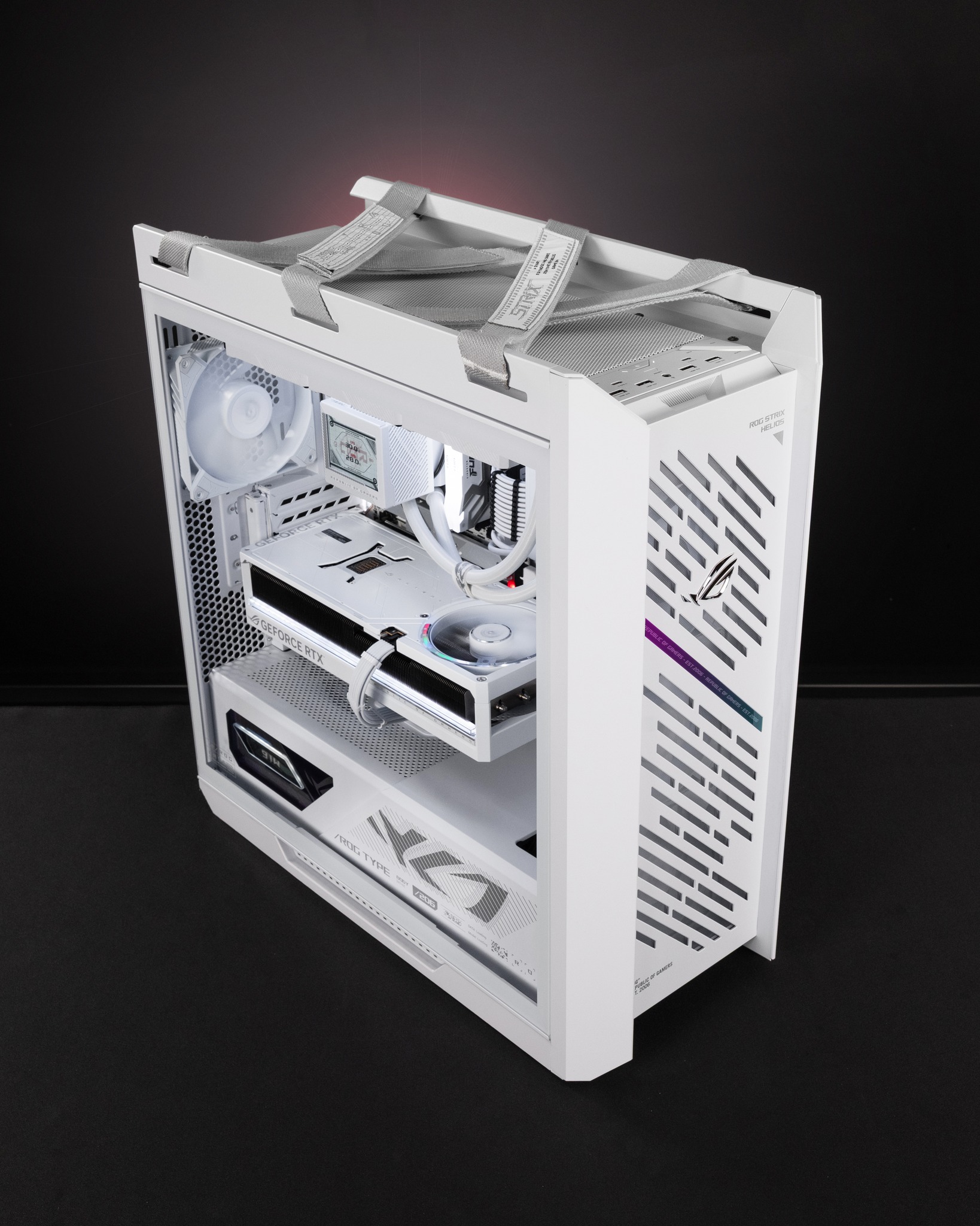 mr_matt_lee takes the white #ROG Helios II to the next level with 