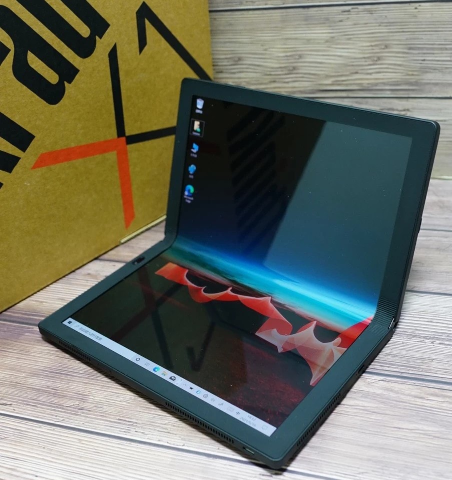 Weird STORE - - Nếu con Samsung Fold chưa đủ to thì cái... | Facebook