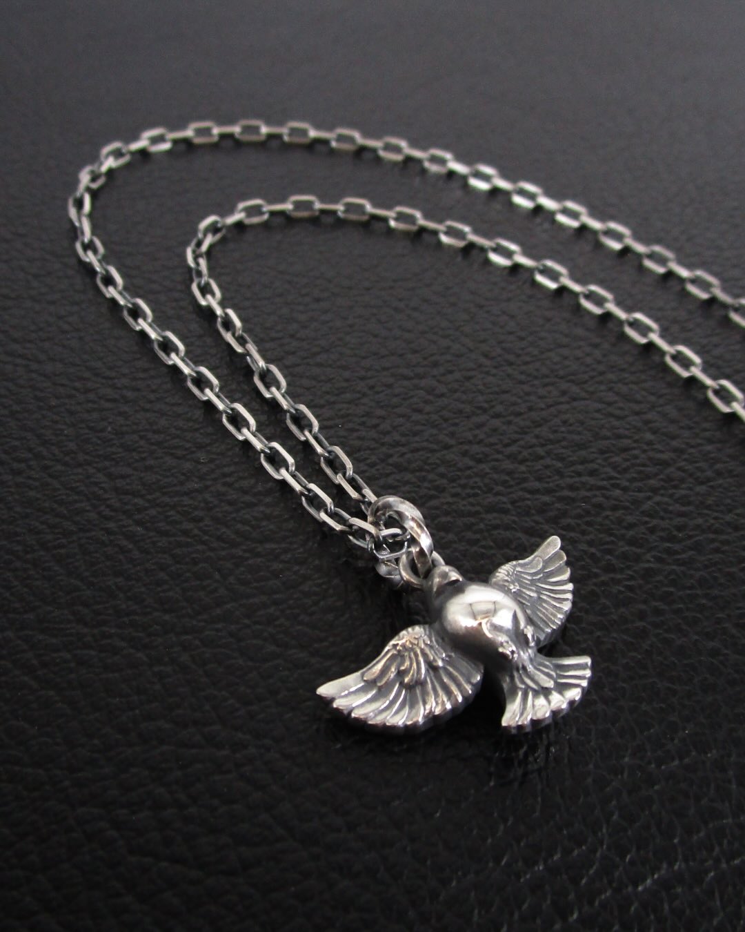 入荷情報②(2/3)。 . 【Quetzal/ケツァール】 ◇Peace Pendant