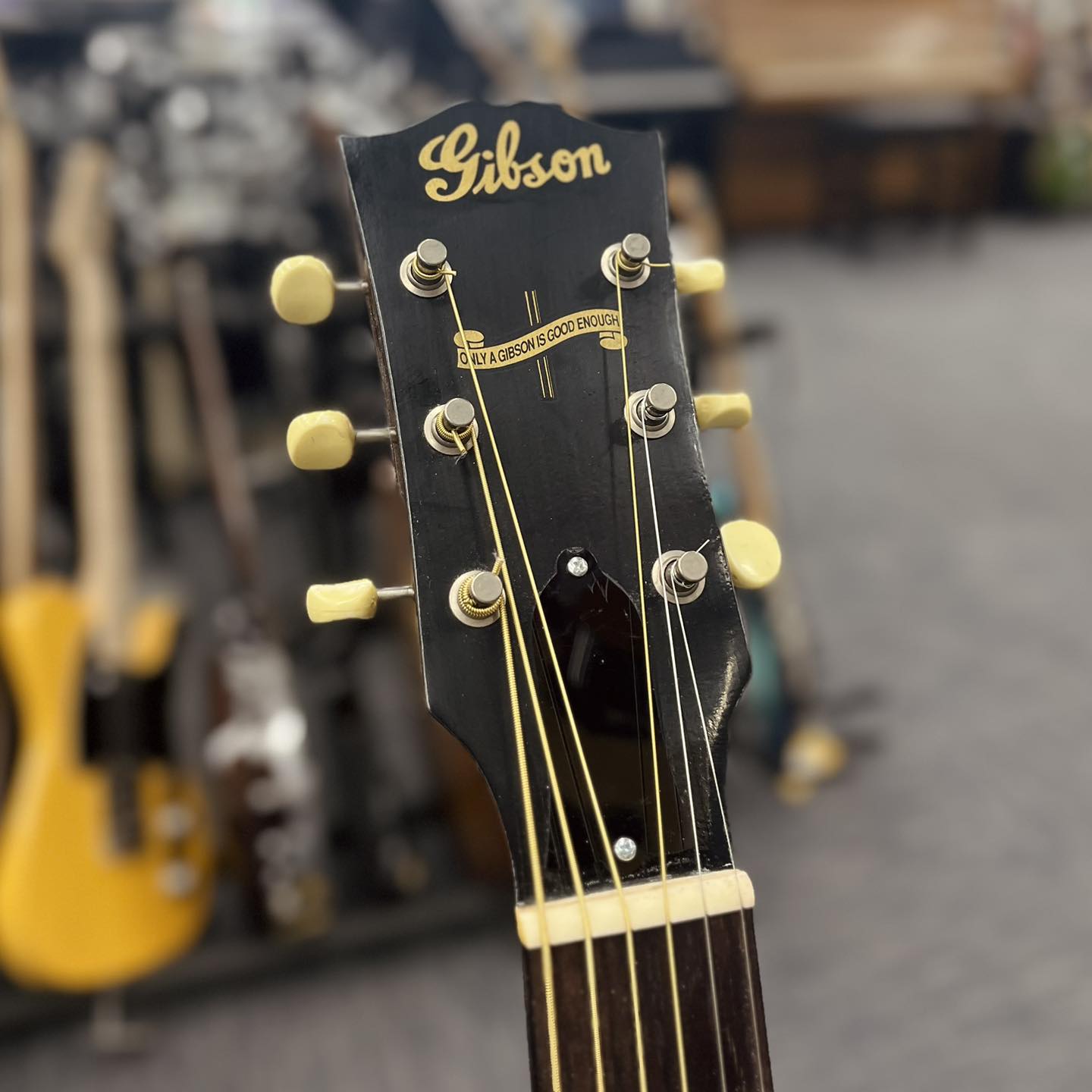 Gibson Custom Shop J-45 Vintage review