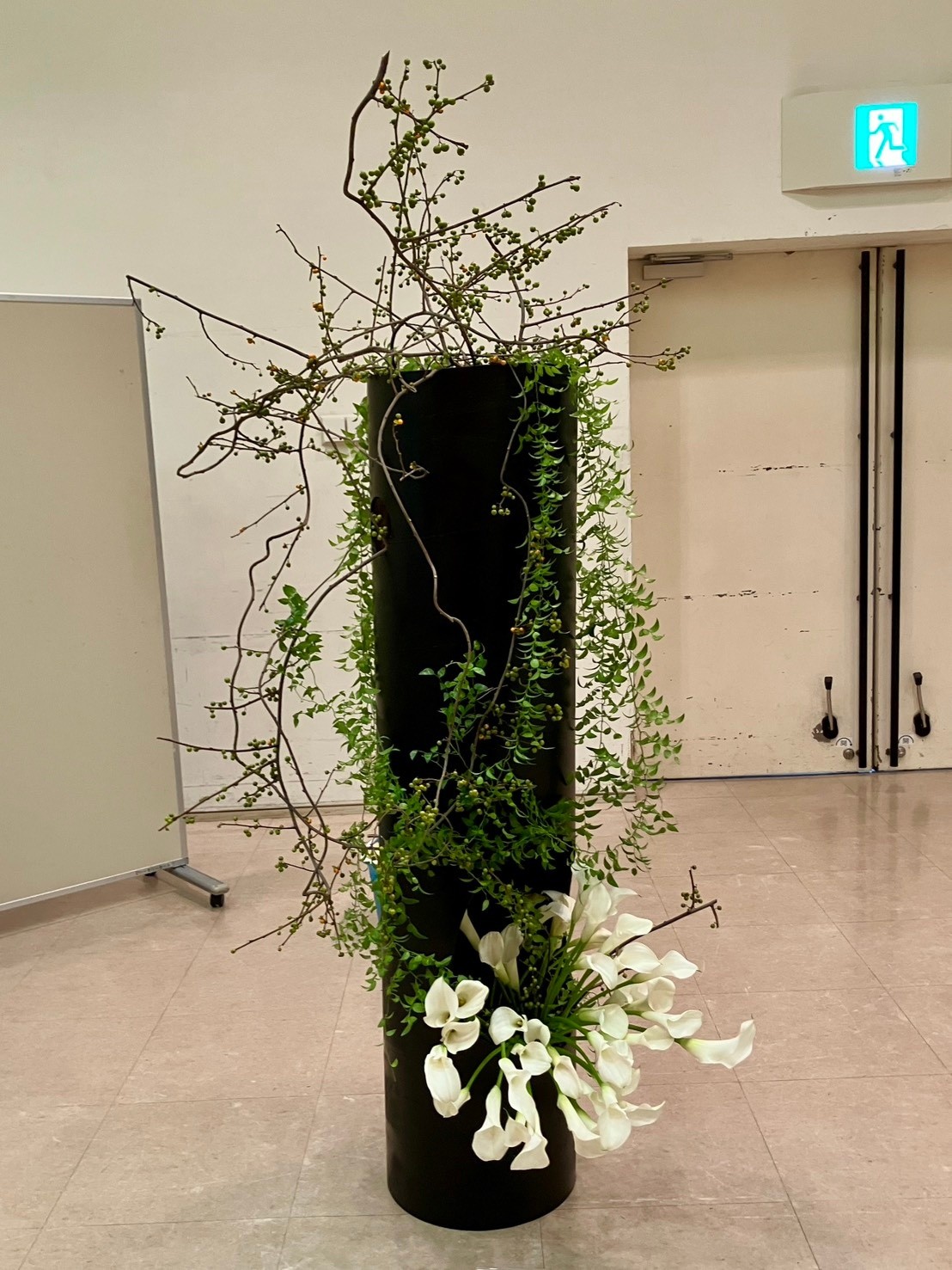 いけばな草月流 Ikebana - 第二代家元・勅使河原霞の代名詞とも言える