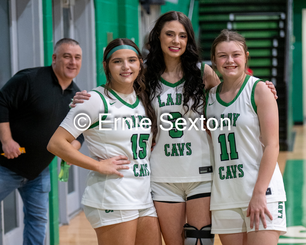 EastKy - KEAUNA HARLOW AND ELLA BEING PHOTO TAGGED BY CHRIS ANDERSON ...