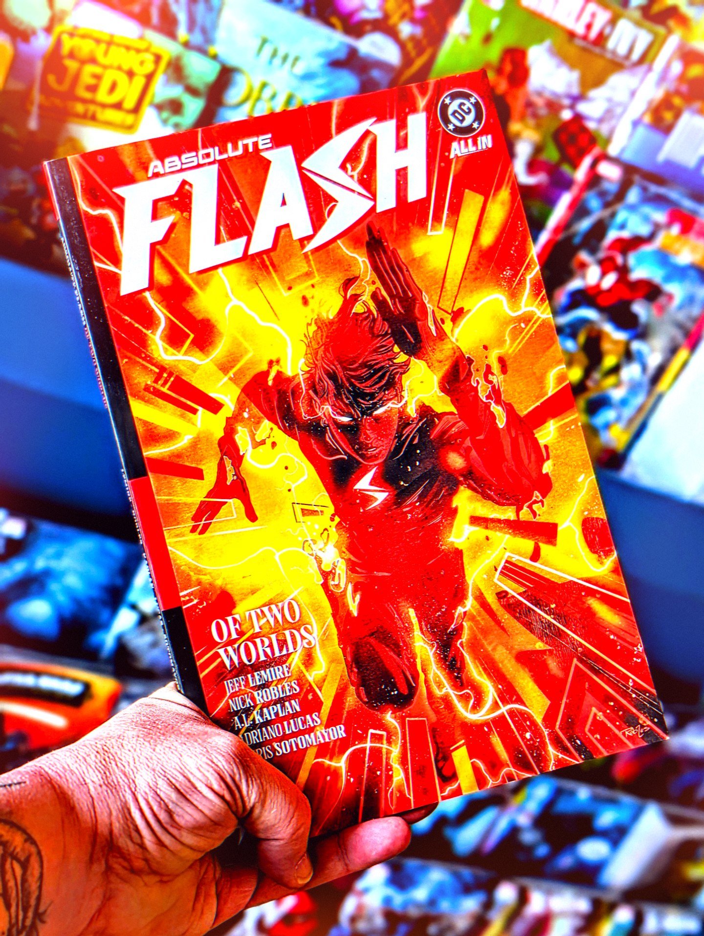 NEW THIS WEEK! ABSOLUTE FLASH TRADE PAPERBACK VOL 1 OF TWO WORLDS