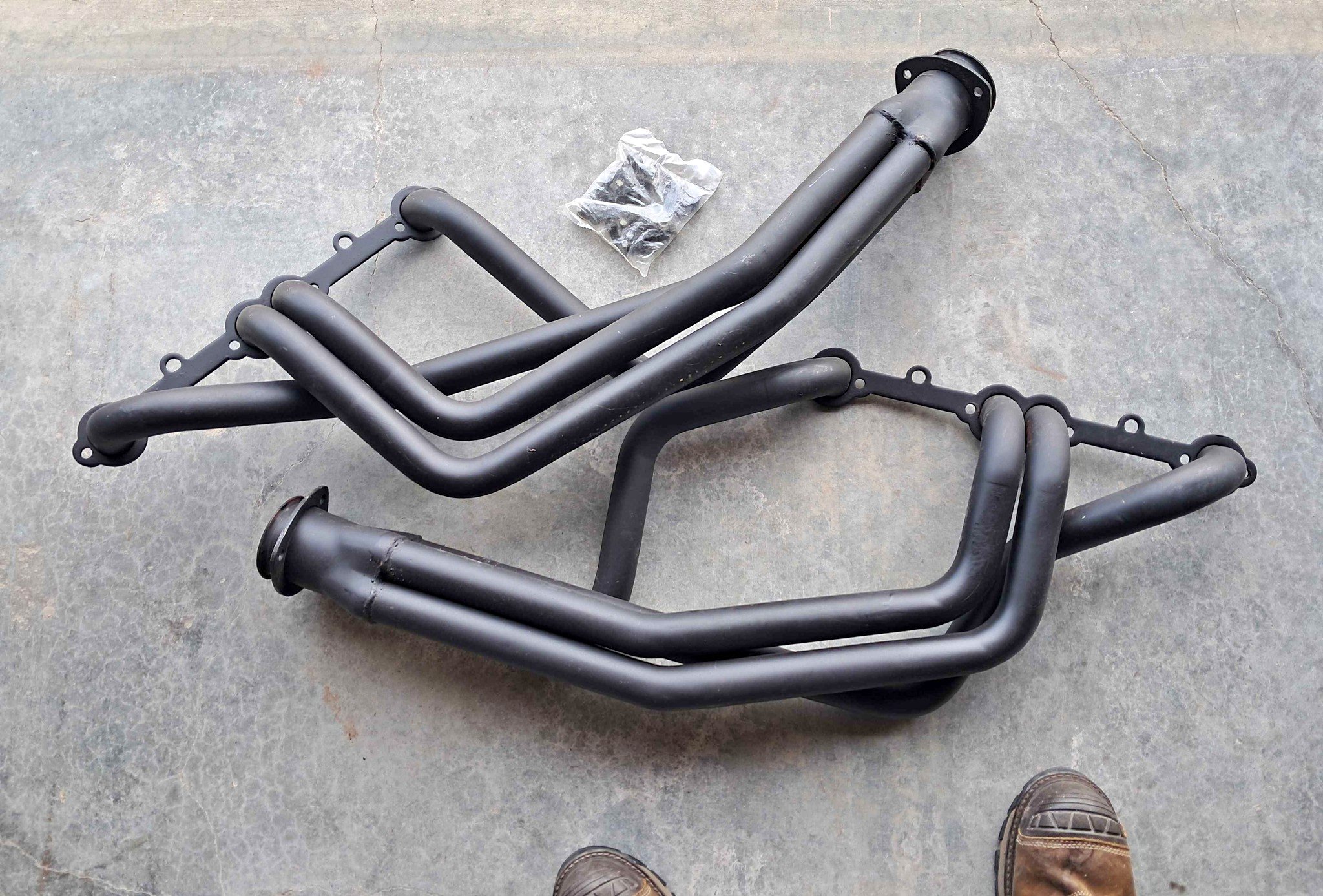 Chevy 350 Exhaust Headers Wallpaper For Iphone