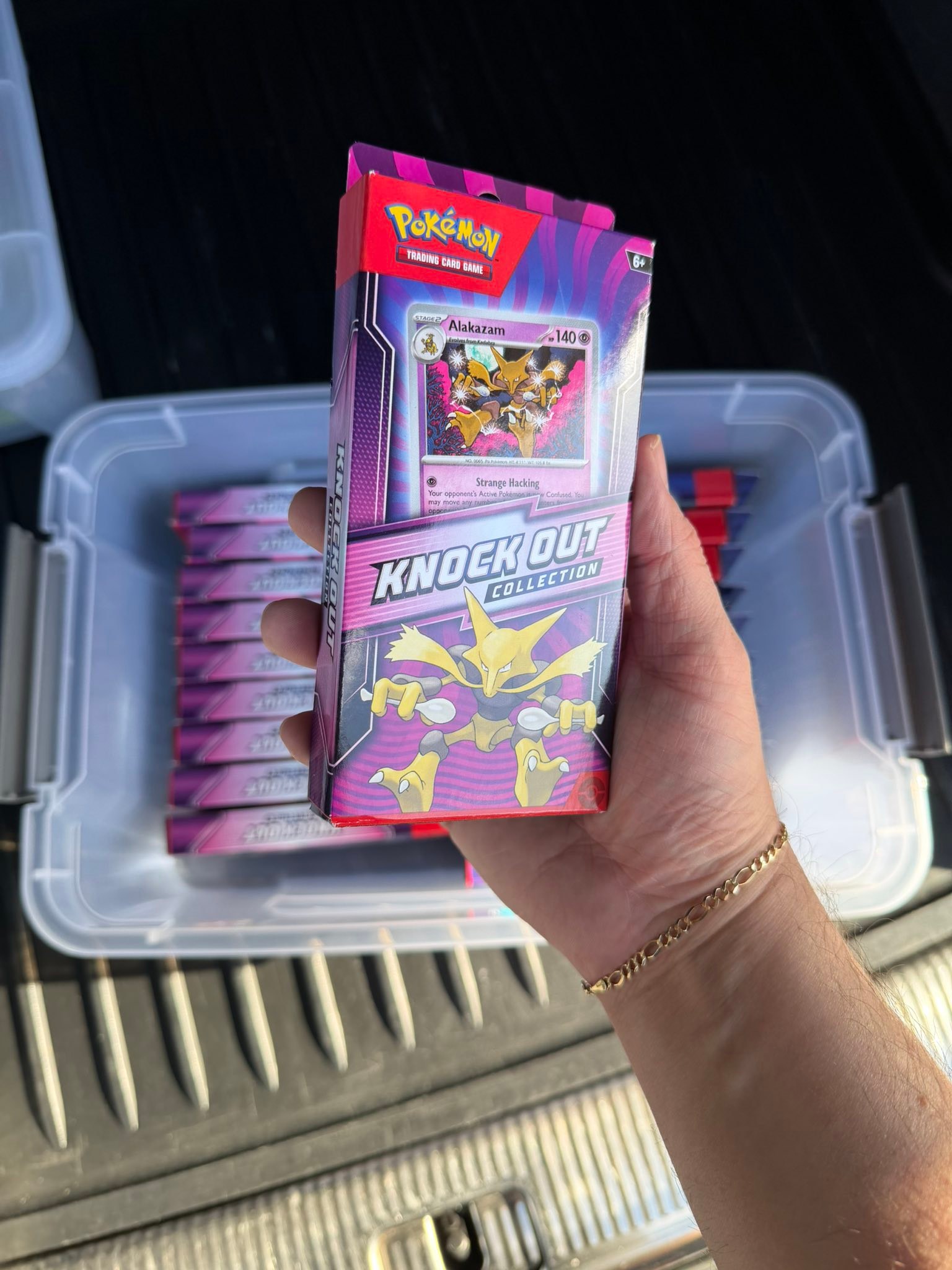 alakazam booster box 151 Ex Youll also find two Pokmon TCG booster packs to open Pokemon TCG Alakazam V box