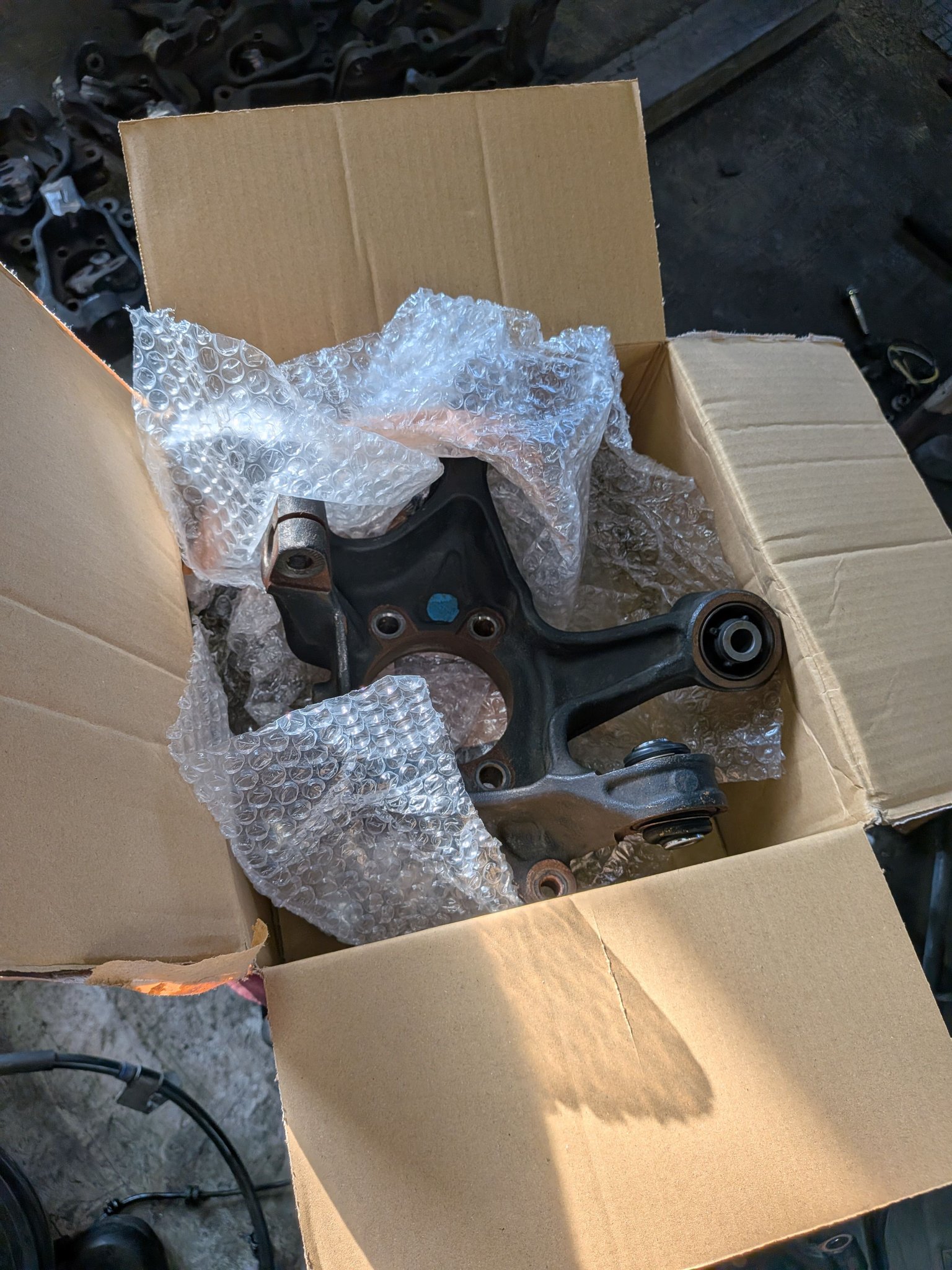 86BRZアッパーマウントアダプターとクスコ製CCアッパーマウントへの