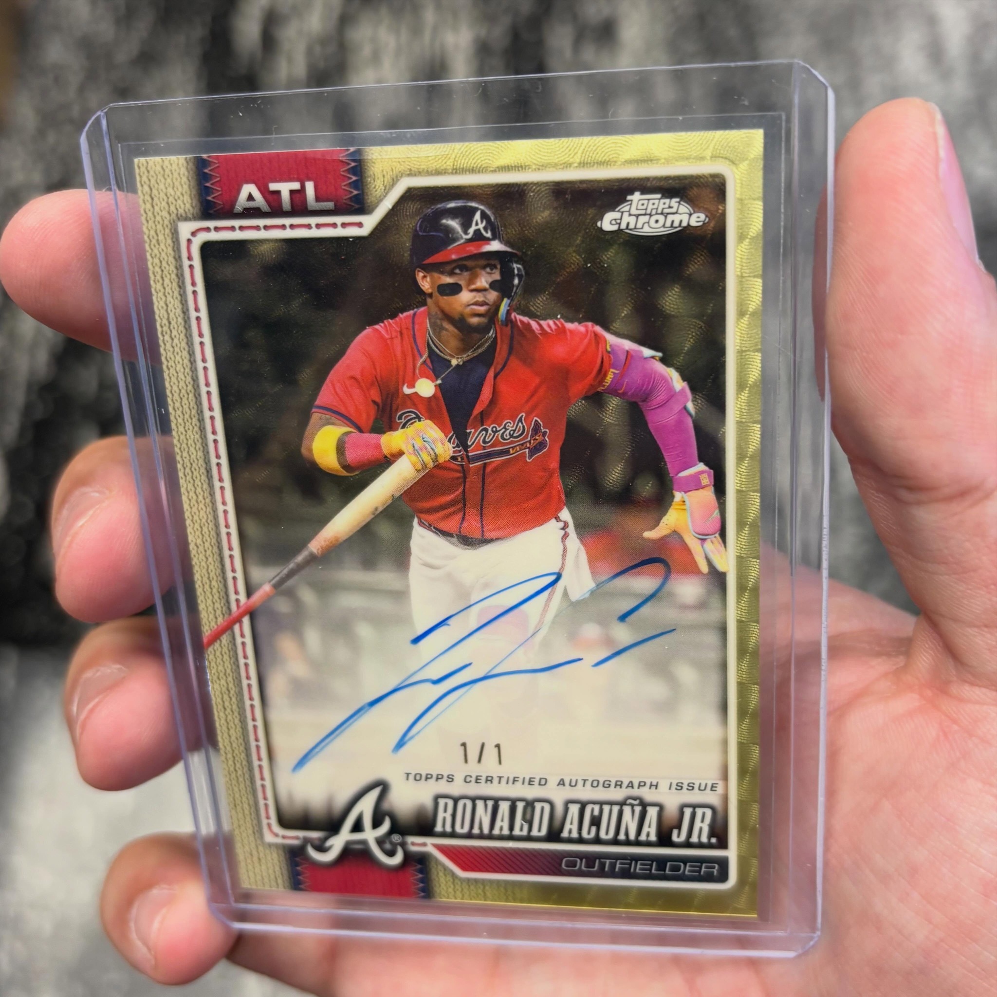 Ronald Acuña Jr.'s 1/1 Ultra Violet Superfractor just popped up on