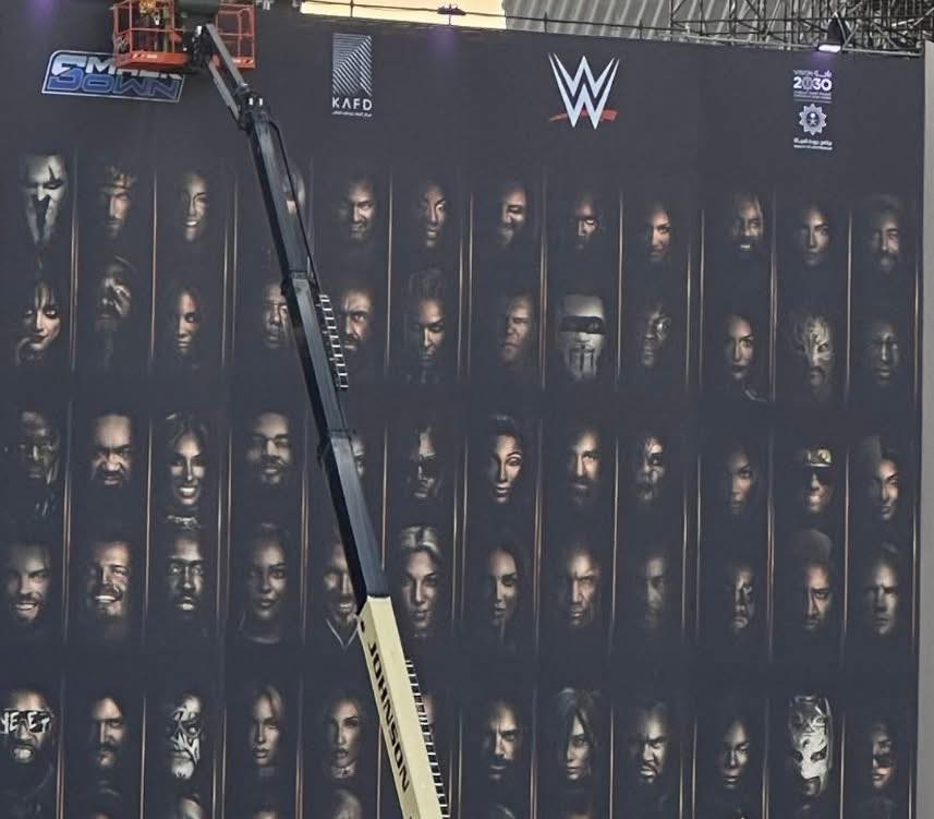 Perched - 🚨 ROYAL RUMBLE SPOILERS!🚨 The construction wall for # ...