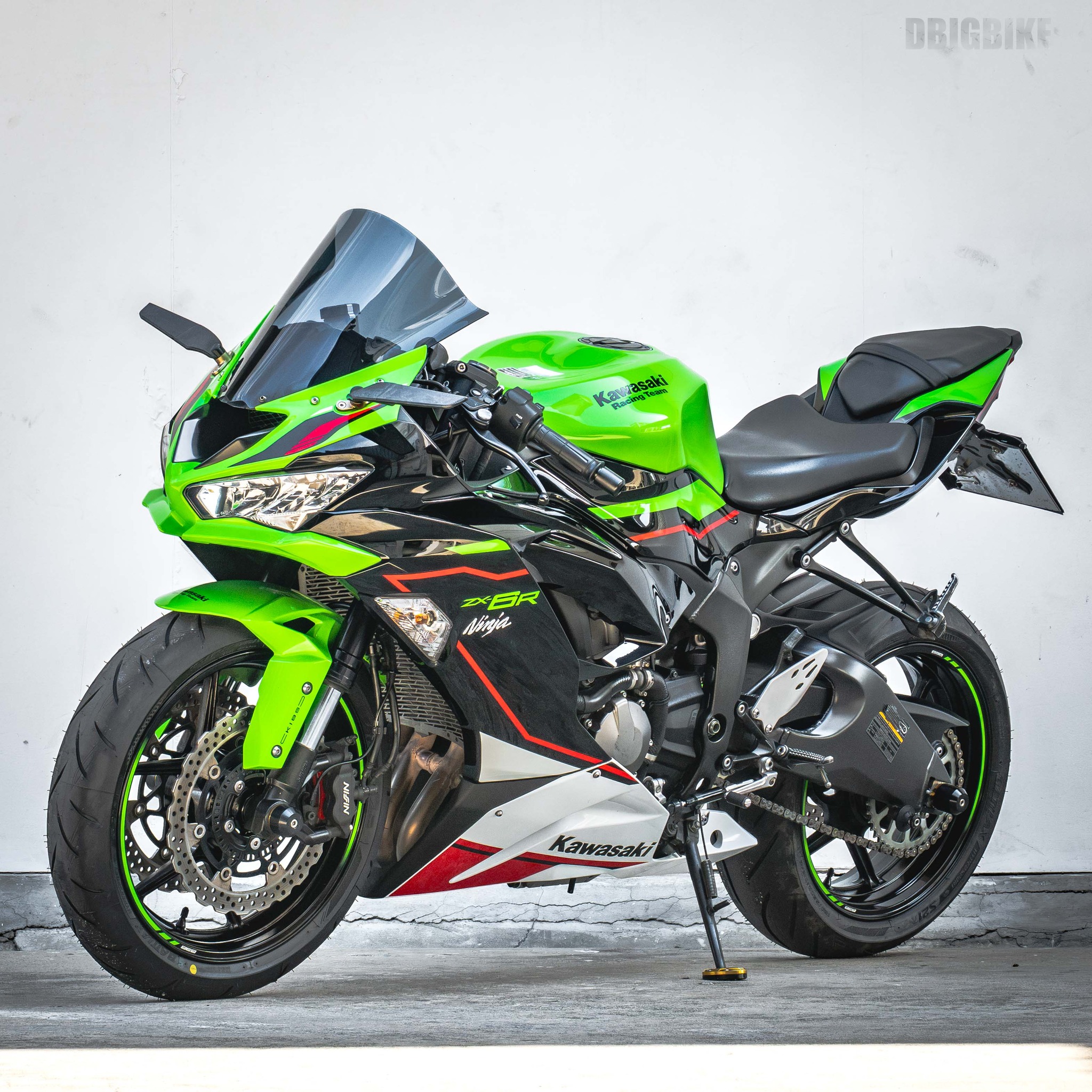 Kawasaki Zx6r sาคา 229,OOO B.- จัดไฟแนนซ์ใช้เงินออกรถ 43,93O B