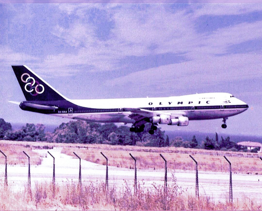 Inside and landing of the Olympic 747-200 GREEK PEACE … awesome 👊👊👊