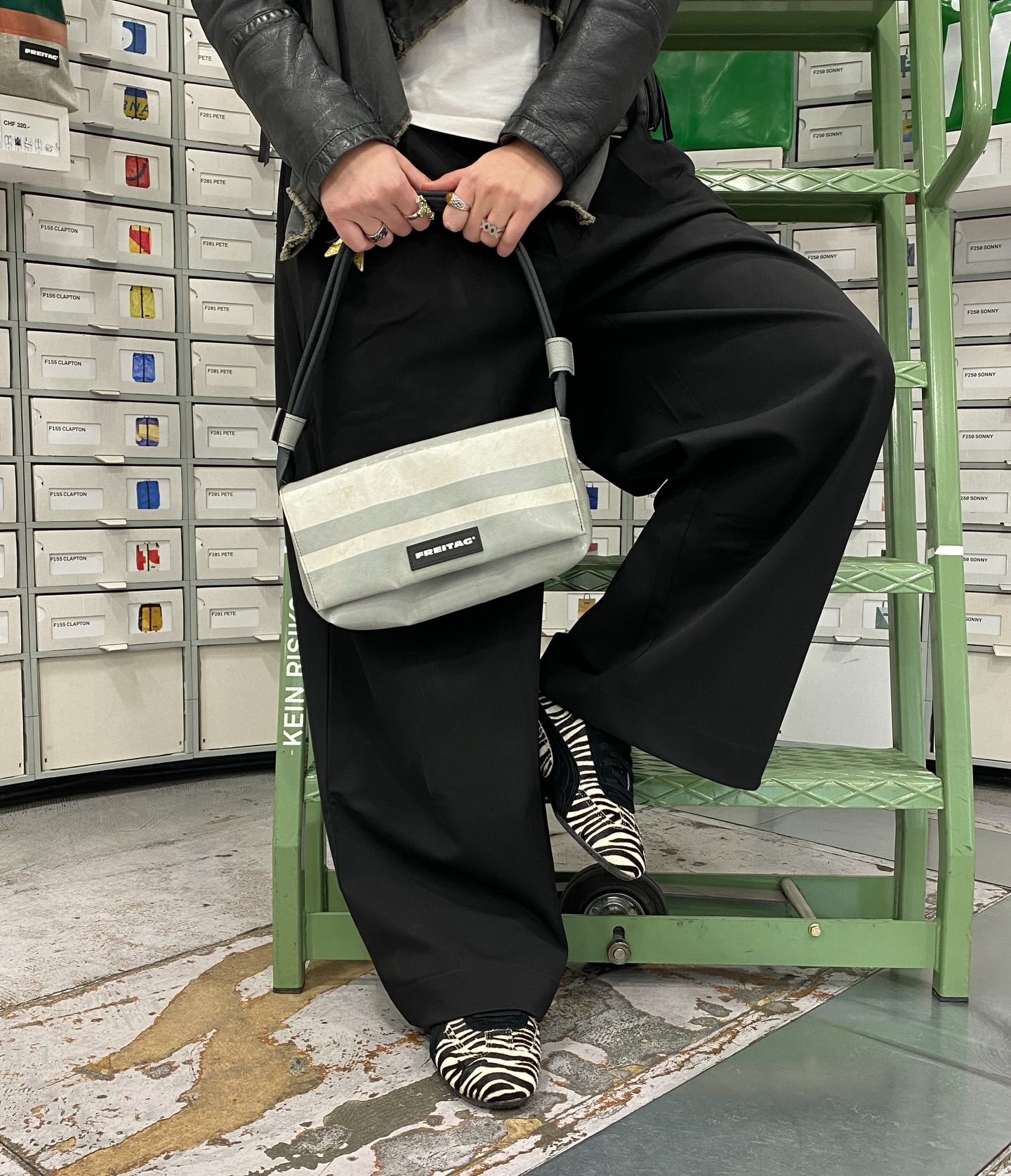 Individual bag, individual wearing style! F171 LAURA can be worn 