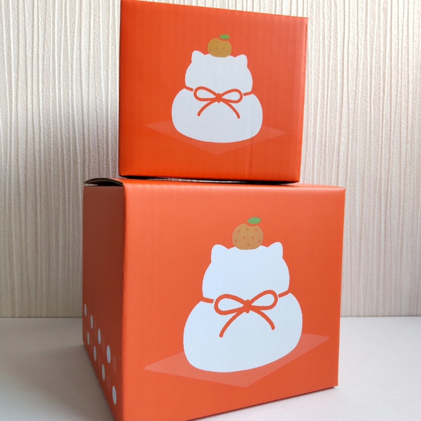 毎年大人気の陶器の猫鏡餅 本日13:00から店頭販売、オンラインショップ