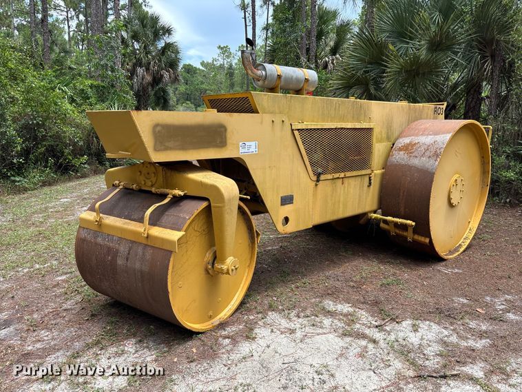 Purple - 2006 Caterpillar 268B skid steer Selling with no reserve