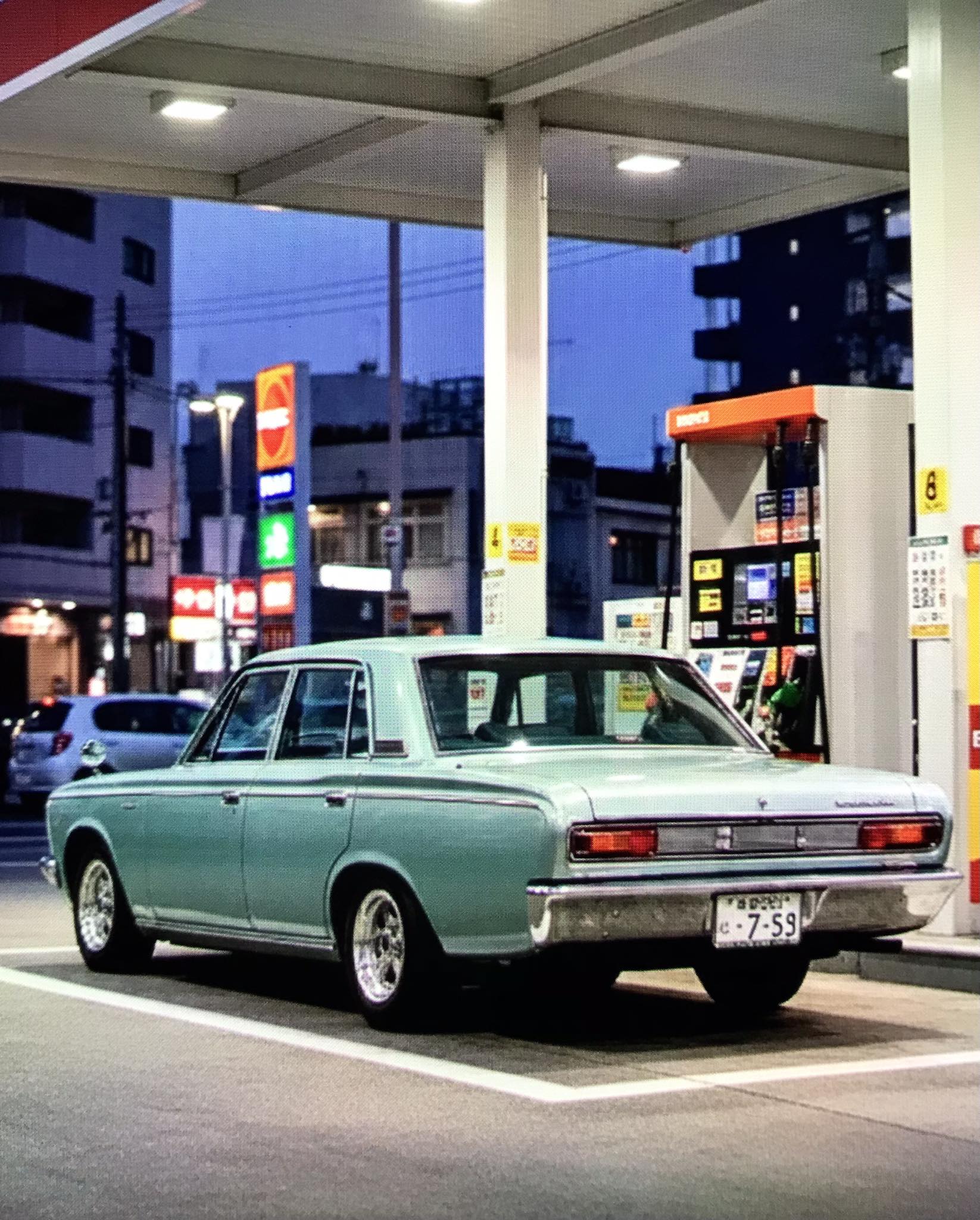 90 TOYOTA Crown in dark side of Japan も 九 快 妹 酒 開 11 ጎትን