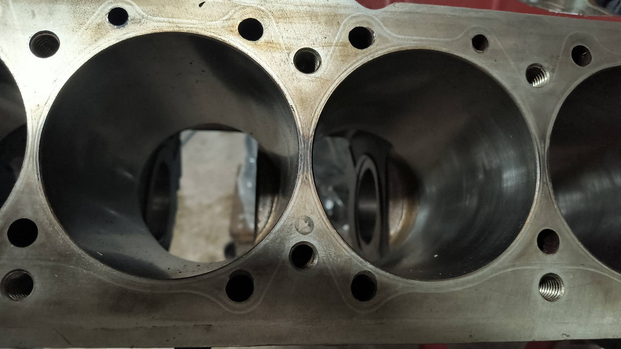 Pontiac 421 cooling hole mod for high performance engines