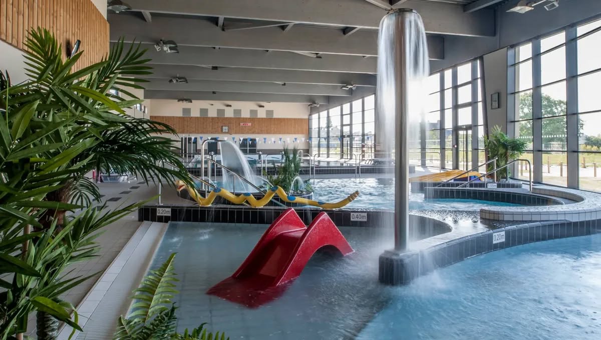 piscine-l-azur-o-meslay-du-maine