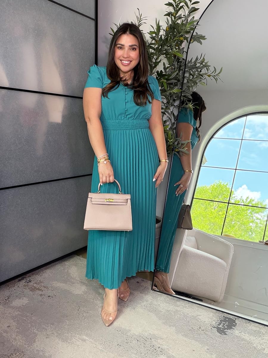 Petite friendly, modest, and so flattering. 🌸Perfect for spring days when you still want to feel put together. Styled with mesh nude heels, gold jewelry, and the perfect spring handbag for that