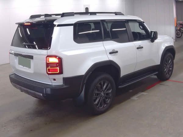 LC250 ZX 2025 5 grade 10526 km Diesel 2.8 7 seater On the way