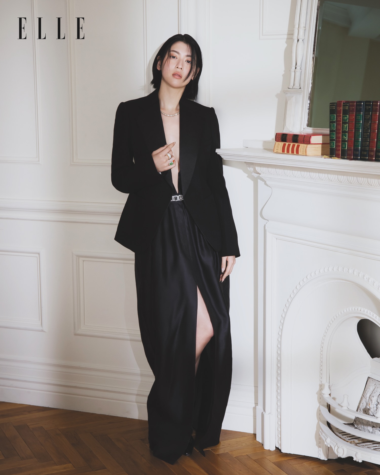 Japanese actress - Miyoshi Ayaka 三吉彩花 Elle Hong Kong magazine