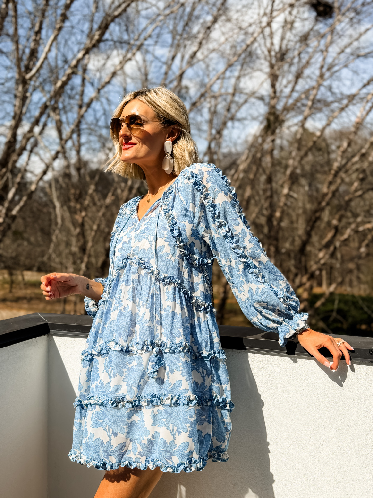 blue floral easter dress SHOP HERE >>> https://bit.ly/46cyDe7 This would be perfect for or Mother's Day! Love that it has sleeves & the ruffle detail! Wearing XS size:Large