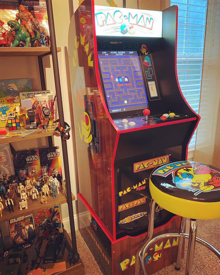 Here's our review of the new 1/4 Scale Replica Pac-Man Arcade