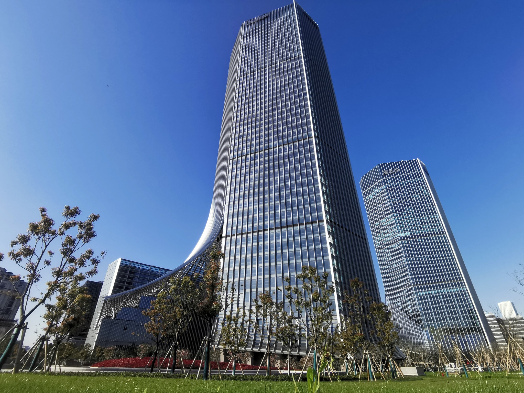 LEXAN Film & Sheet - 🏢 The curved wall glazing of the tower’s podium ...