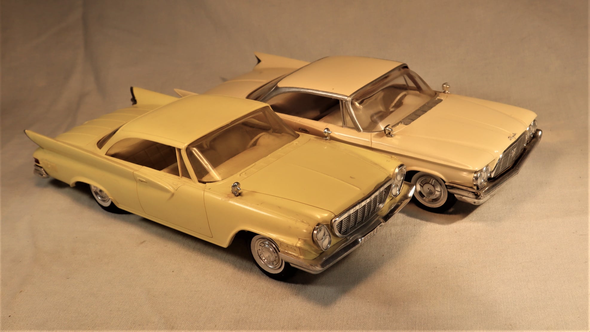 Jo -han '66 '67 Chrysler 300 CUI ١