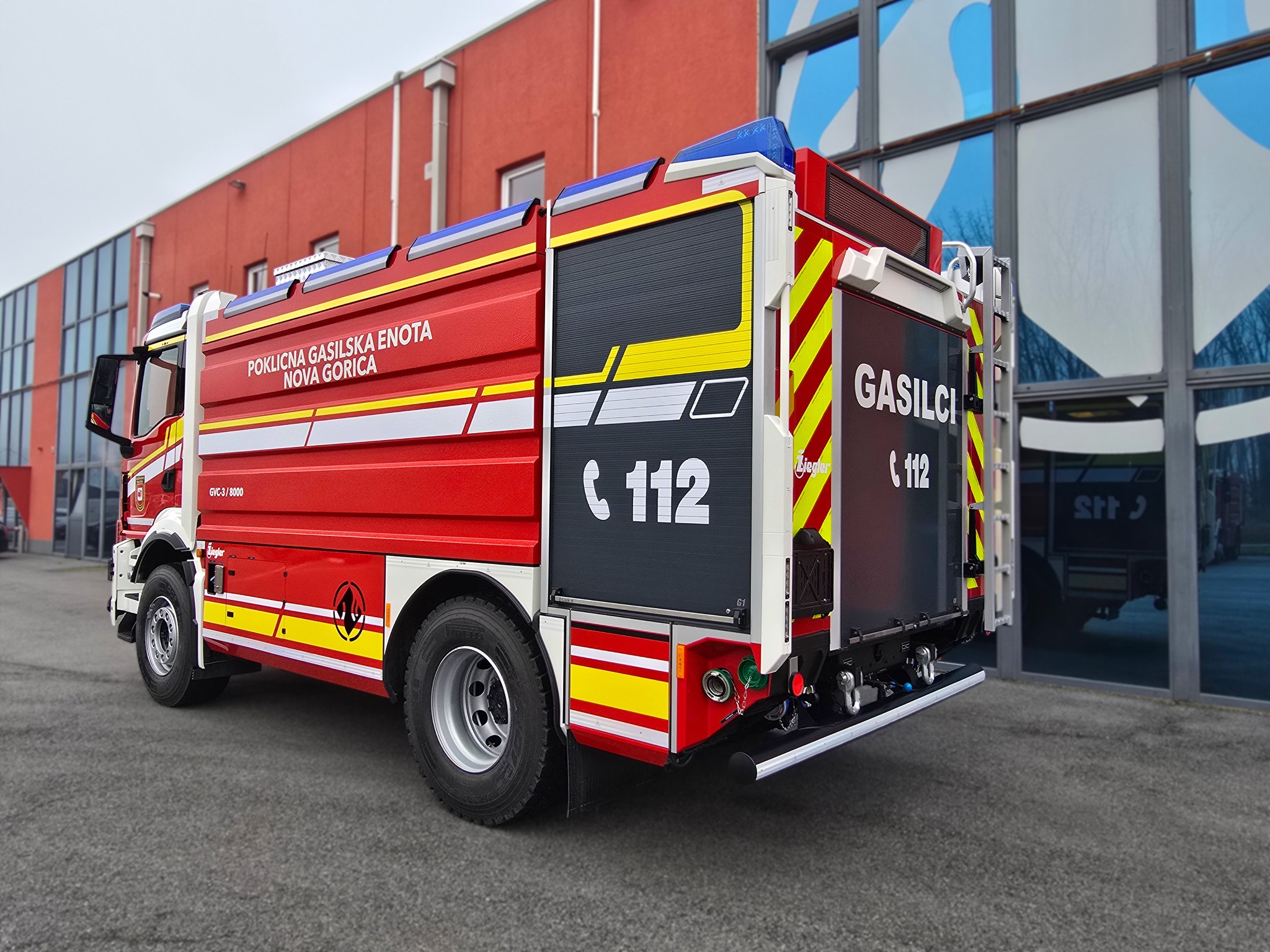 Gasilska - Danes predstavljamo Rosenbauerjevo vozilo na podvozju ...