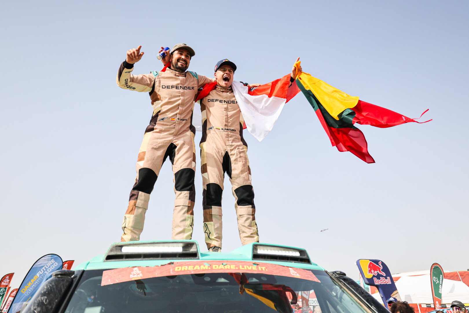 aBr - #Defender Rally makes history with debut #Dakar victory... # ...