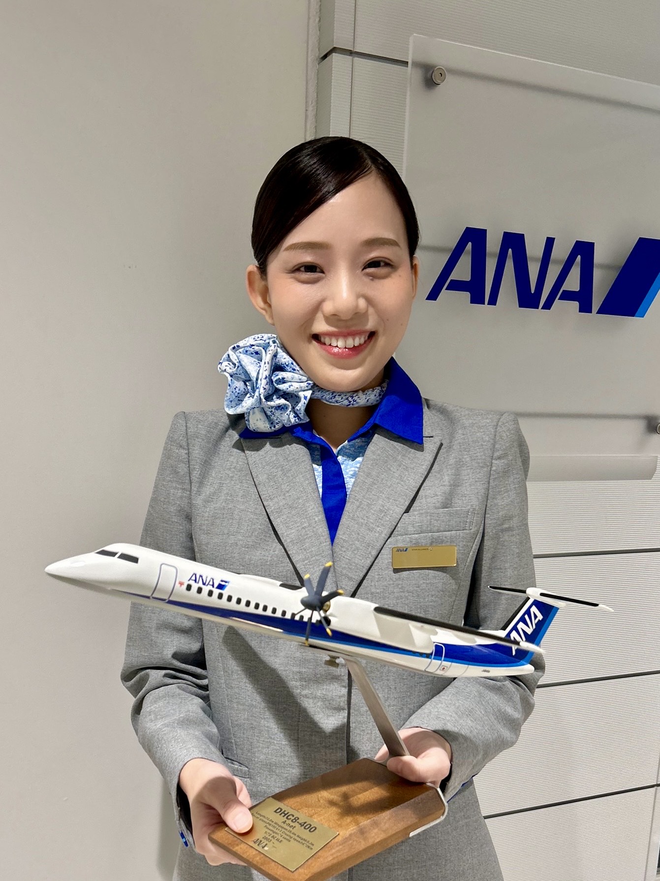 ANA.Japan - CAのエプロンを着用して、機内サービスを体験中です☆