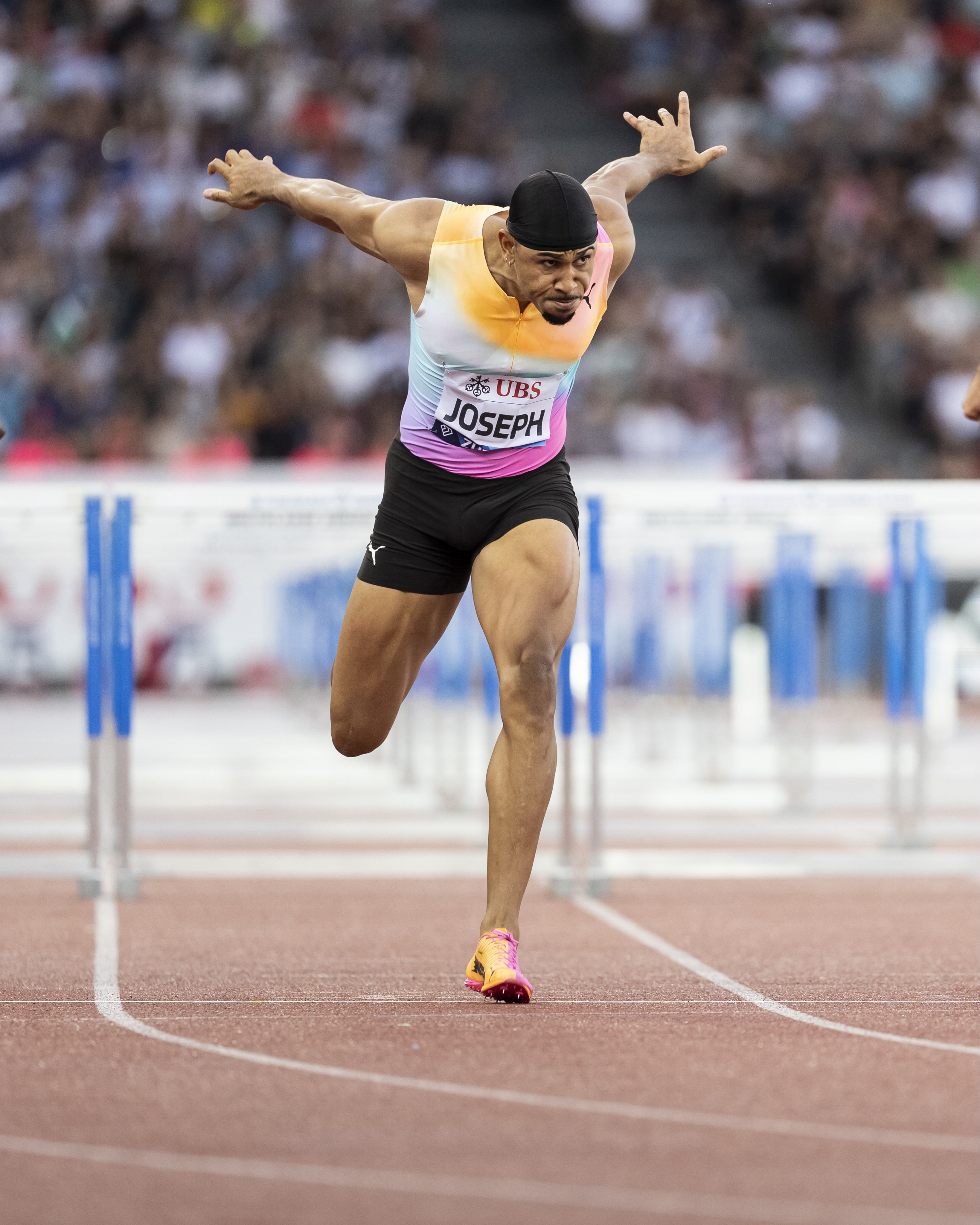 Victory on home soil 🙌🤩 Jason Joseph wins the 110m hurdles in 13