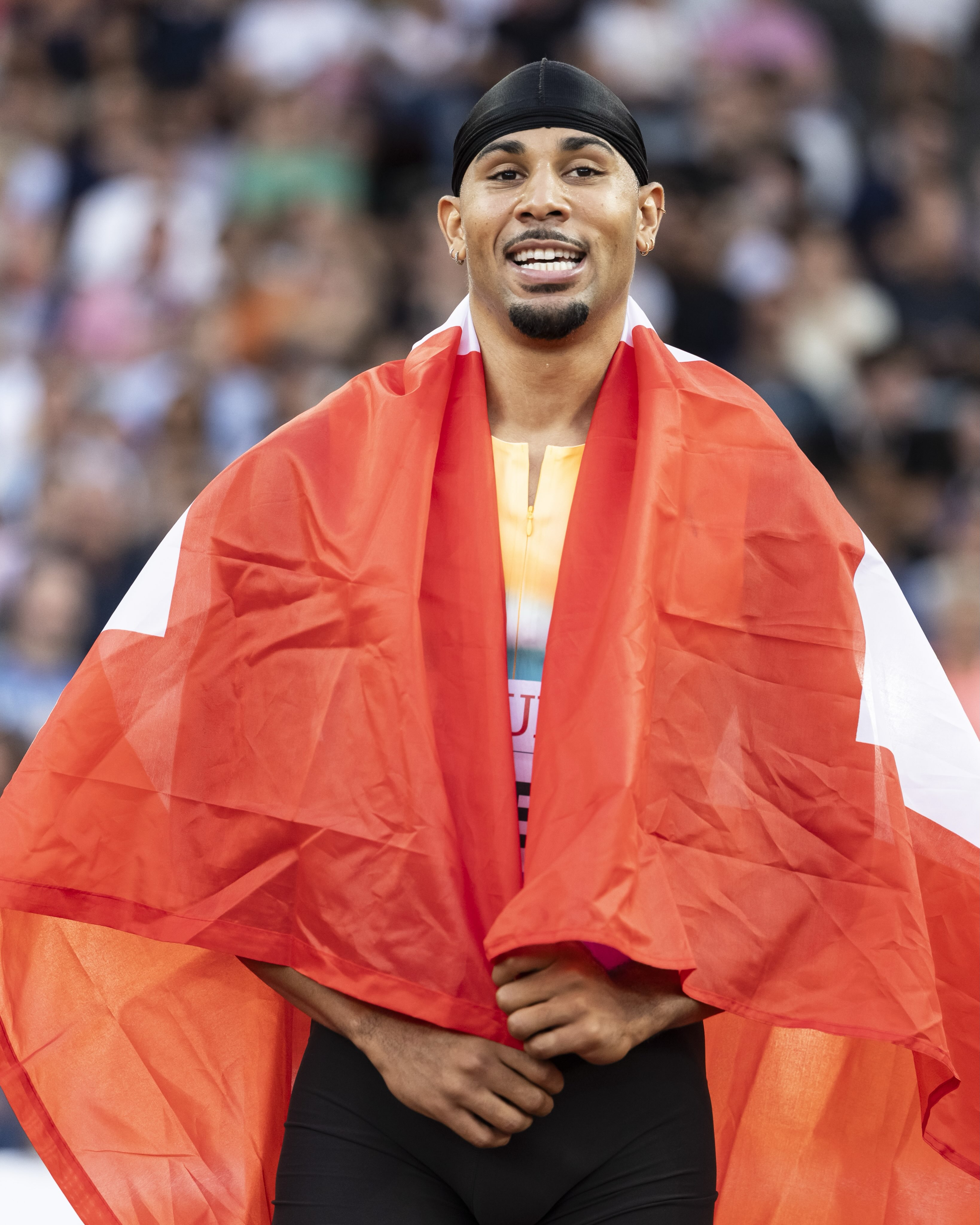 スポーツ選手 Hboyz Victory on home soil 🙌🤩 Jason Joseph wins the 110m hurdles in 13