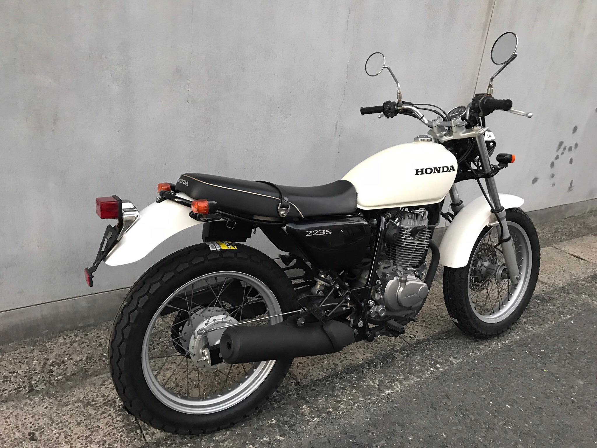 Available !!! Honda CB223s White 2010 €2,750 Please message for 