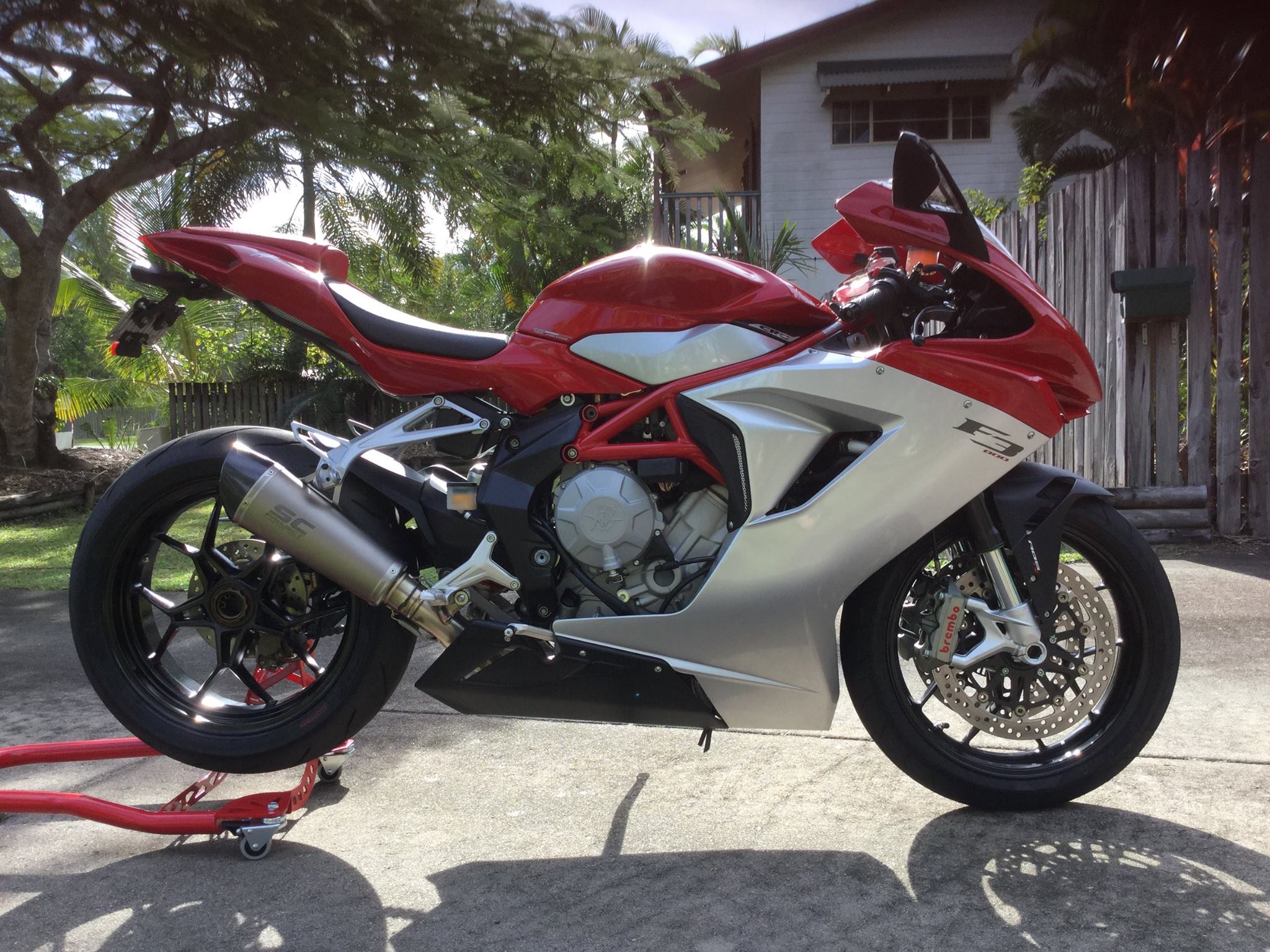 MV Agusta F3 800 RC with SC-Project SC1-R exhaust, the same used