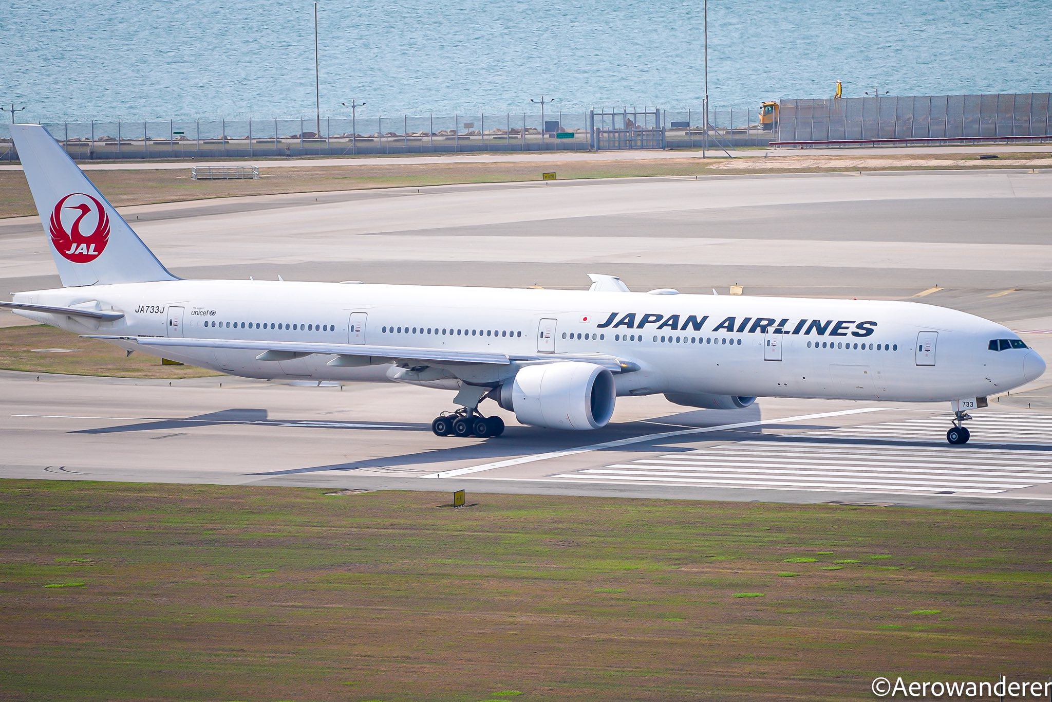 Currently the oldest B777-300ER with Japan Airlines. JA733J